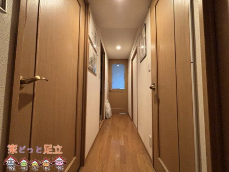 ���ց@����