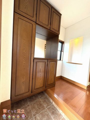 ���ց@����