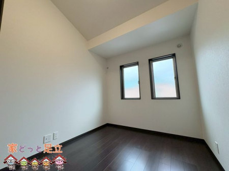 �q�������@�q������