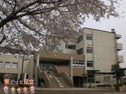 ���ӊ��@�z�J�s�������쏬�w�Z �k��5���B 400m