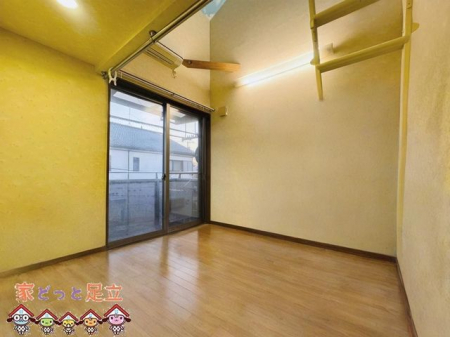 �Q���@�q������