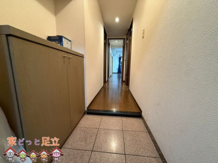 ���ց@����