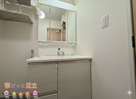 �����@����