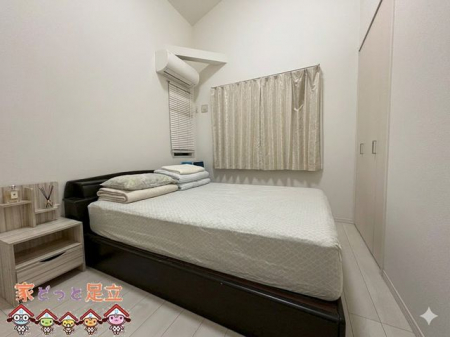 �q�������@�q������